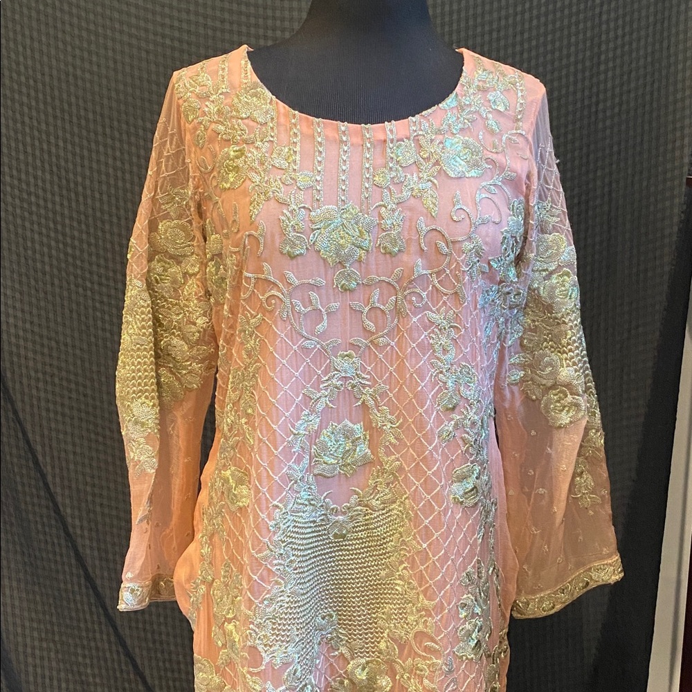 Elegant Desi Traditional Indian/Pakistani/Bangladeshi Lehenga(Skirt) Dupatta